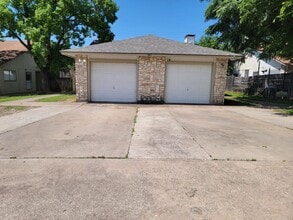 Building Photo - 907 Bird Creek Dr