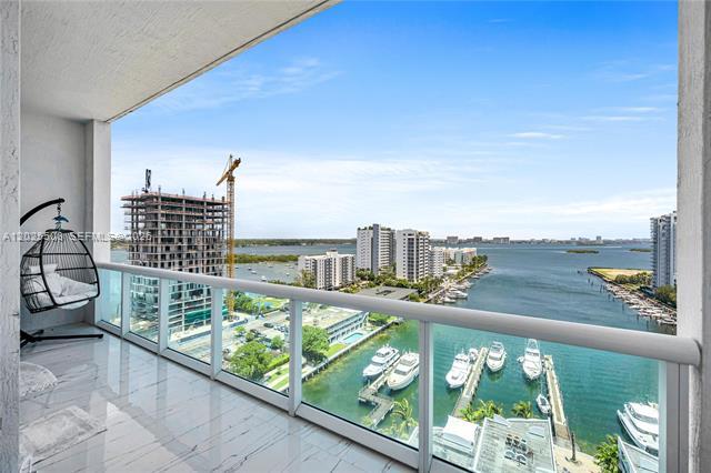 Building Photo - 7900 Harbor Island Dr
