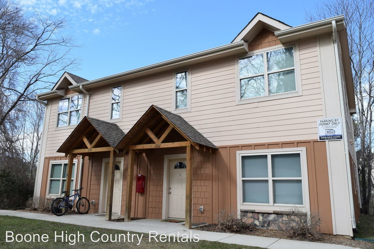 Primary Photo - 4 br, 4 bath Room For Rent - 202 Robin Lane