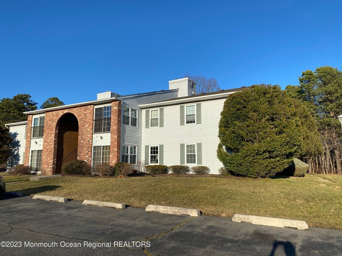 Primary Photo - 135 Frontier Way