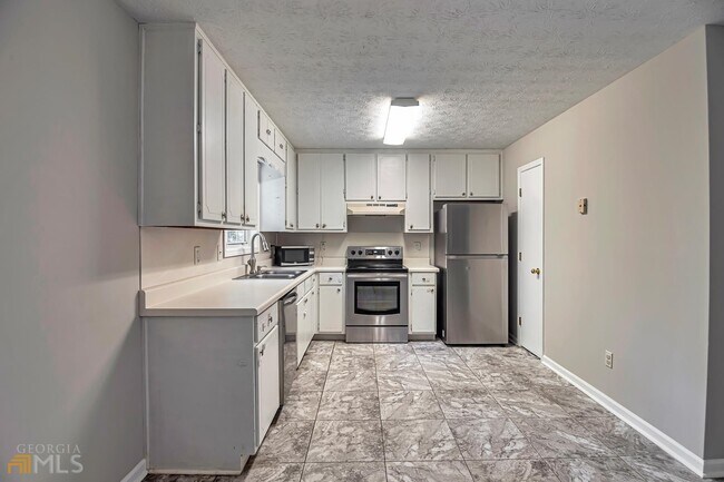 Building Photo - 4827 Oakwood Ct