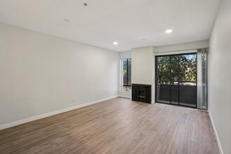 Interior Photo - 315 South Virgil Ave