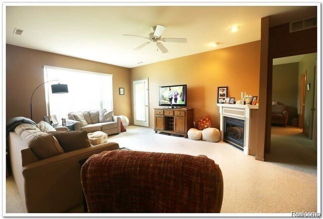 Building Photo - 10107 Chesapeake Cir
