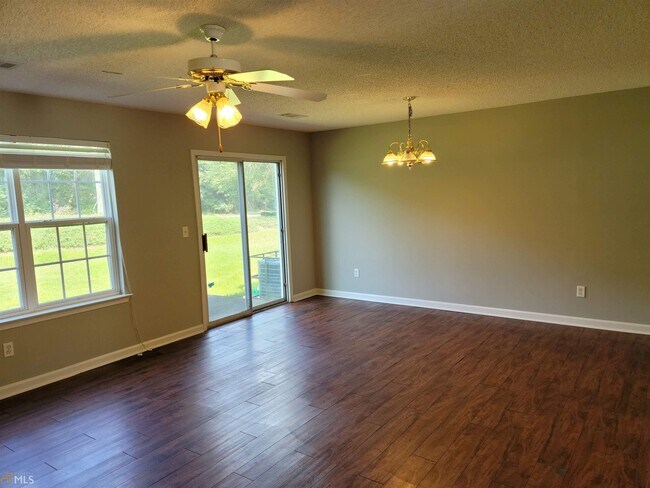 Building Photo - 5321 Creekview Way