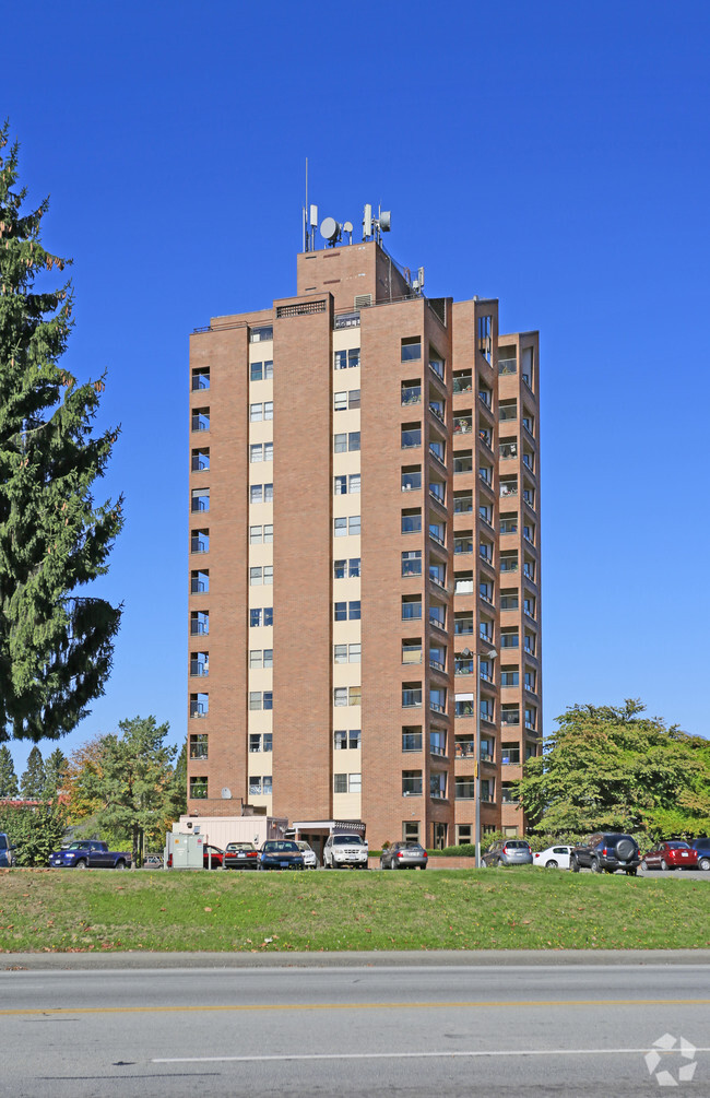 Photo du bâtiment - Maple Towers