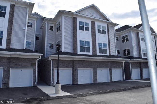 Photo - 67 Veterans Wy Townhome