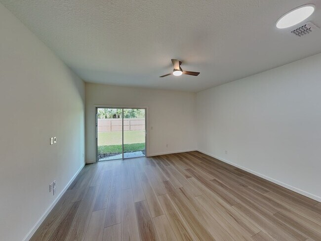 Foto del edificio - Base rent $1,795.00 plus $29.00 RBP Total ...