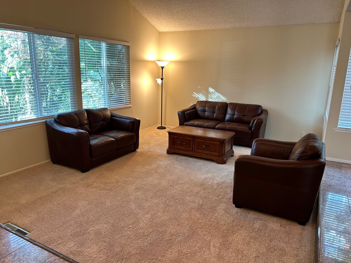 Primary Photo - 6574 San Ignacio Ave
