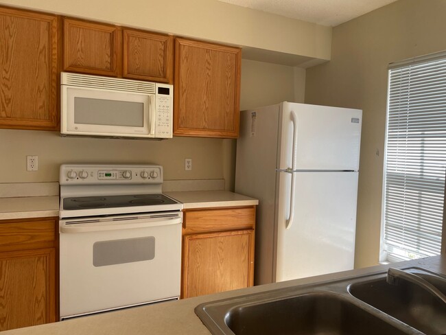 Building Photo - 4102 Waterside Island Ct