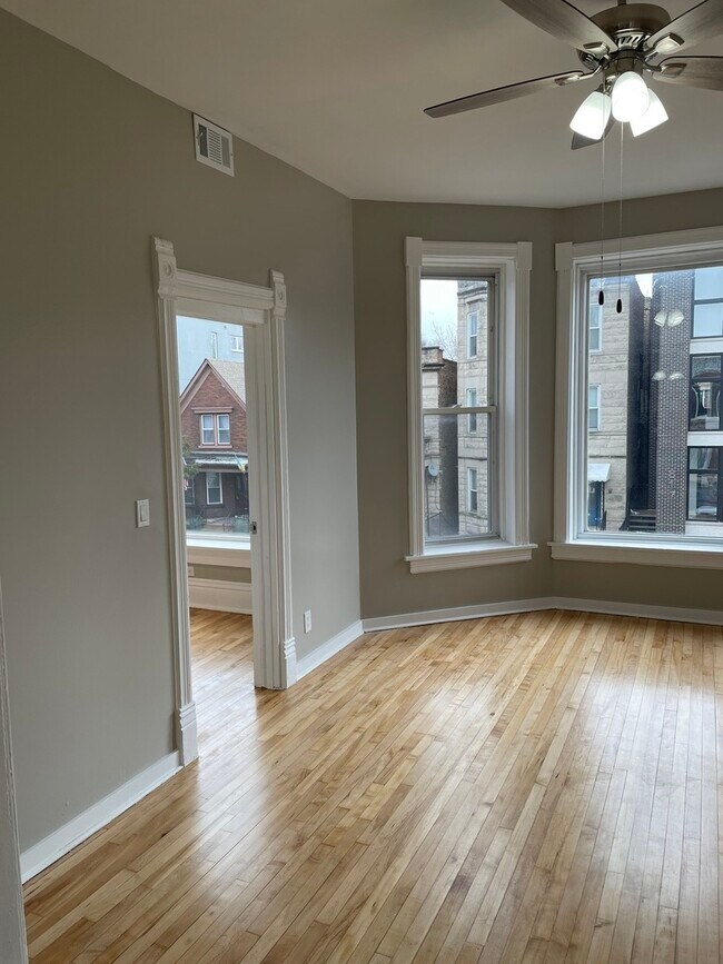 Building Photo - 818 N Rockwell St