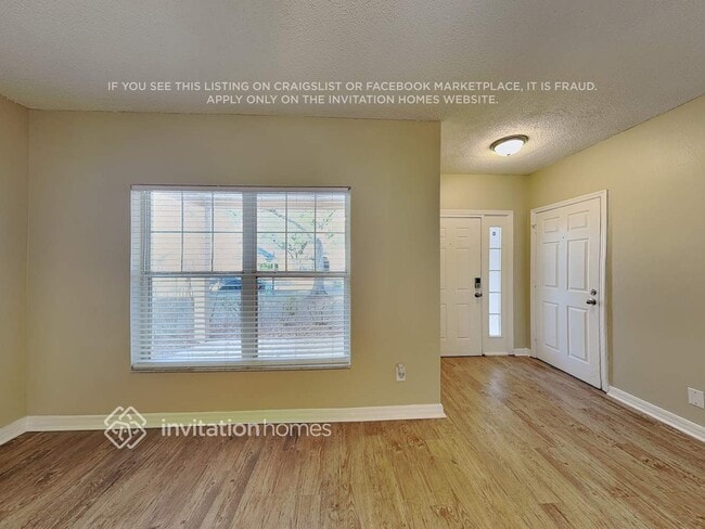 Foto del edificio - 4204 Forest Island Dr