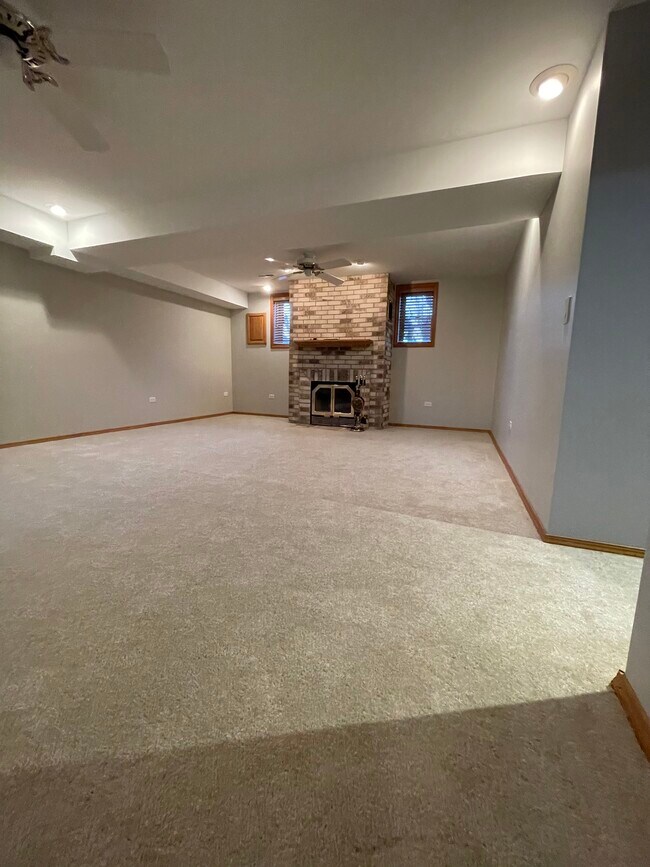 Foto del edificio - 267 E Wrightwood Ave