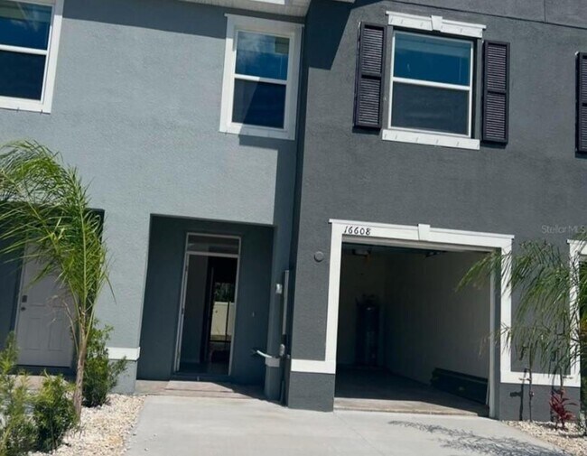 Building Photo - 16608 Maude Dr