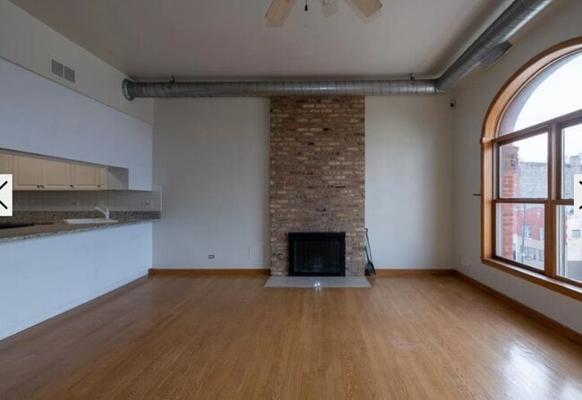 Building Photo - 1166 W Grand Ave