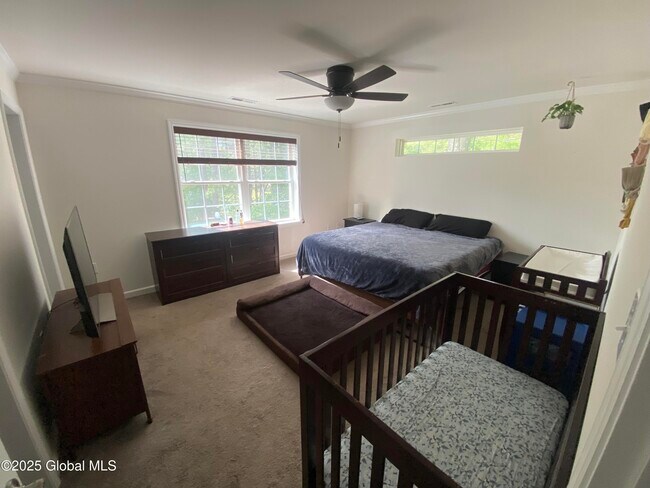 Foto del edificio - 202 Greenfield Ave