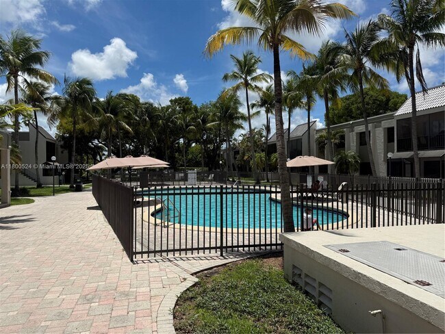 Foto del edificio - 7919 SW 104th St