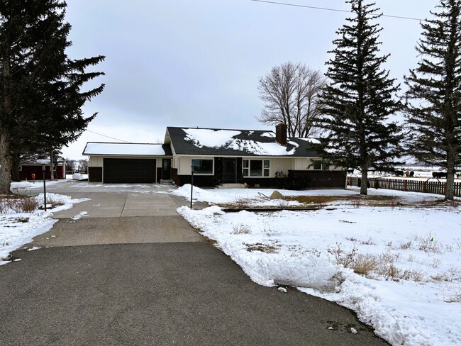 Building Photo - 3133 E Highway 33