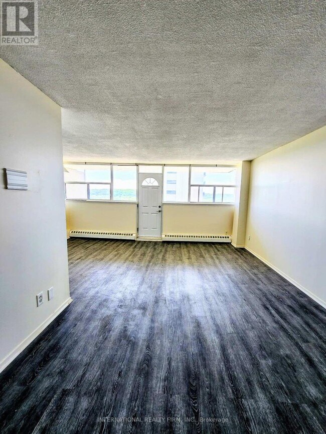 Building Photo - 215 Glenridge Ave