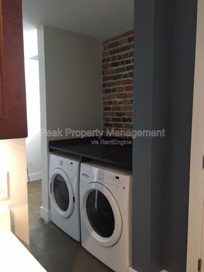 Foto del edificio - 219 E Bank St