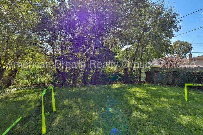 Primary Photo - 8043 W Lake Street, Niles, IL 60714