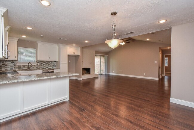 Foto del edificio - 8502 Snowbank Dr