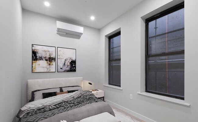 Building Photo - 128 East 86th Street