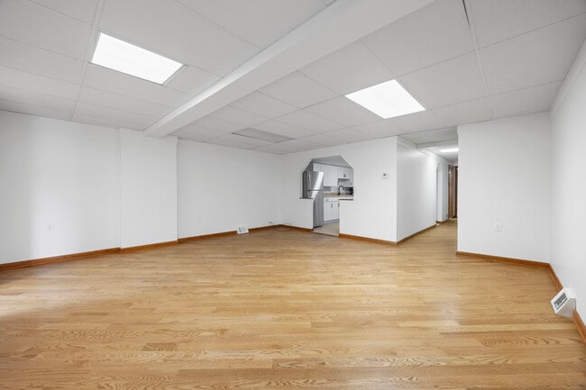 Building Photo - 2827 Brownsville Rd