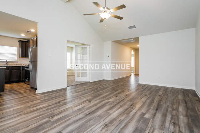 Building Photo - 415 Condie Russell Ave