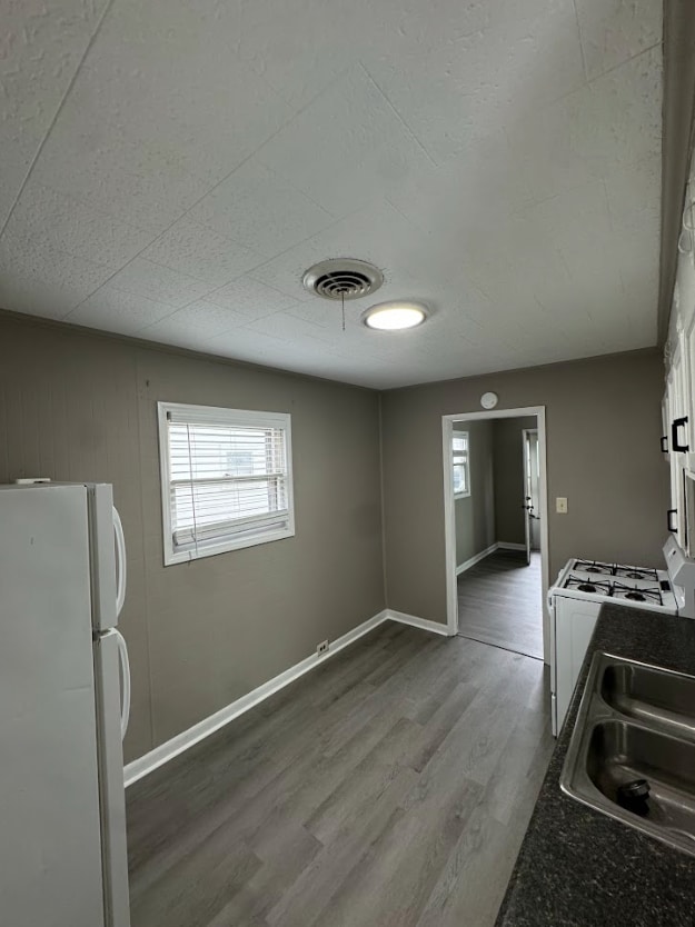 Building Photo - 1023 E Dixon St