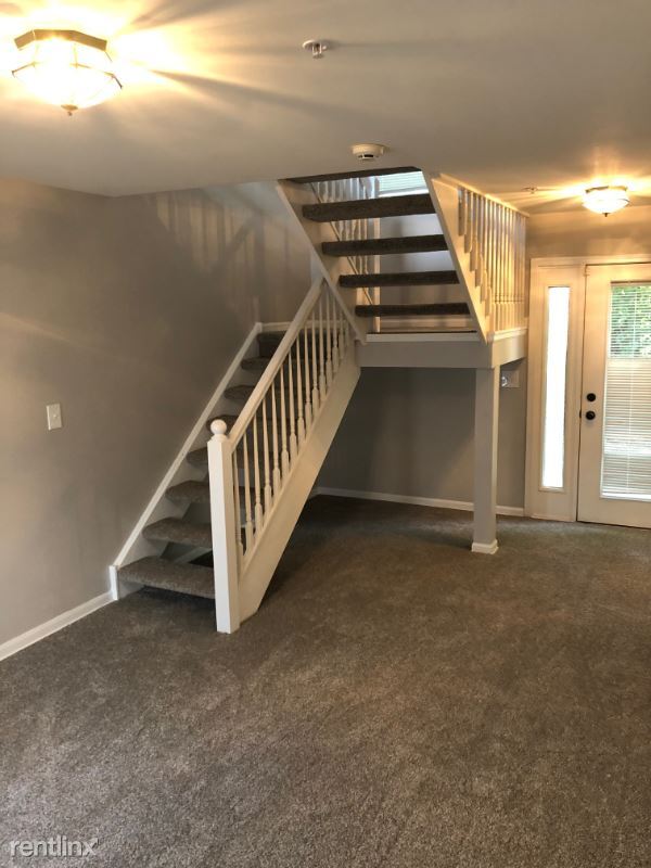 Building Photo - 2 br, 1.5 bath Townhome - 290 Pamela Ct