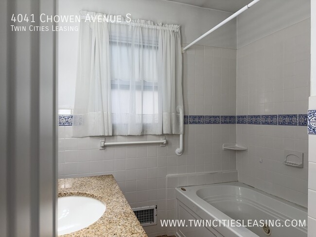 Foto del edificio - Updated 4 Bedroom 3 Bathroom - Single Fami...