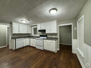Building Photo - 5633 Highland Ave