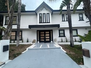 Building Photo - 5128 Llano Dr