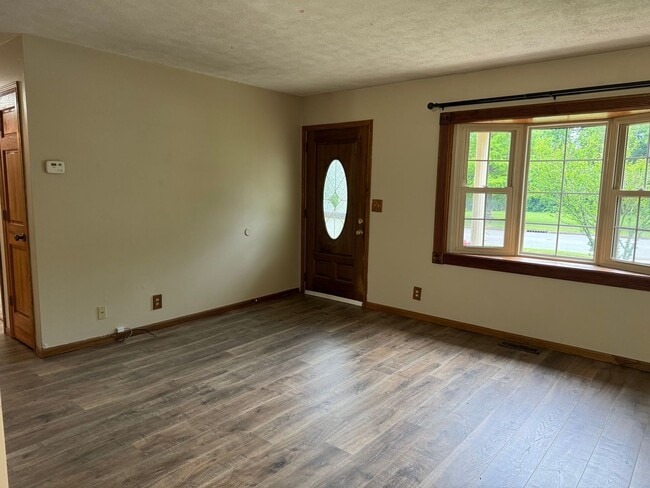 Foto del edificio - Available May 29th, 2026!