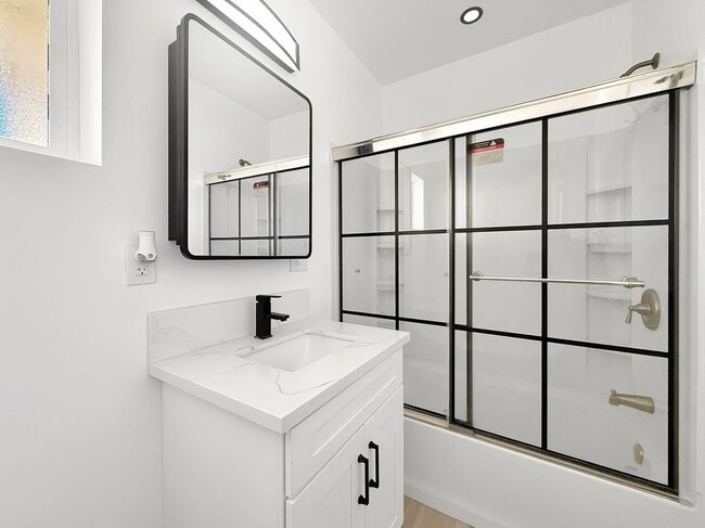 Foto del edificio - 1273 Donatello St