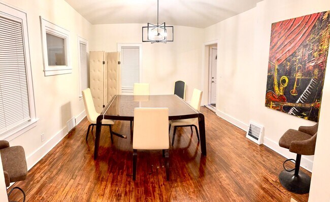 Foto del edificio - 371 Piper Blvd