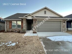 Building Photo - 18617 Cantar Dr