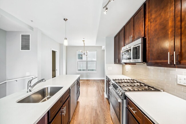 Building Photo - 5-Points 2BD, 2.5BA Townhome with Rooftop ...
