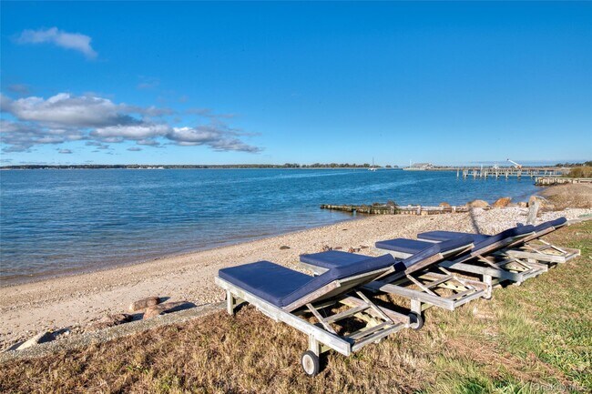 Building Photo - 152 King St