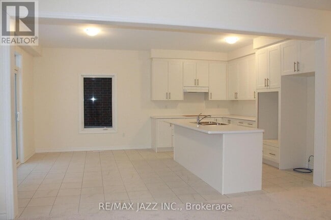 Building Photo - 99 Robin Trail