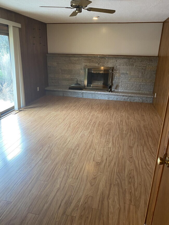 Foto del edificio - 18525 Heathway Ln