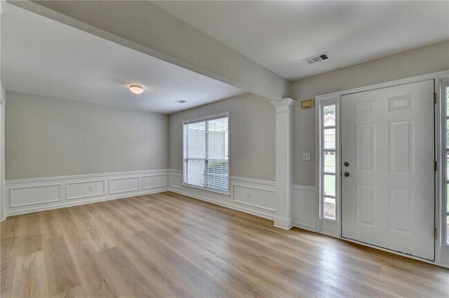 Foto del edificio - 340 Waddington Trail