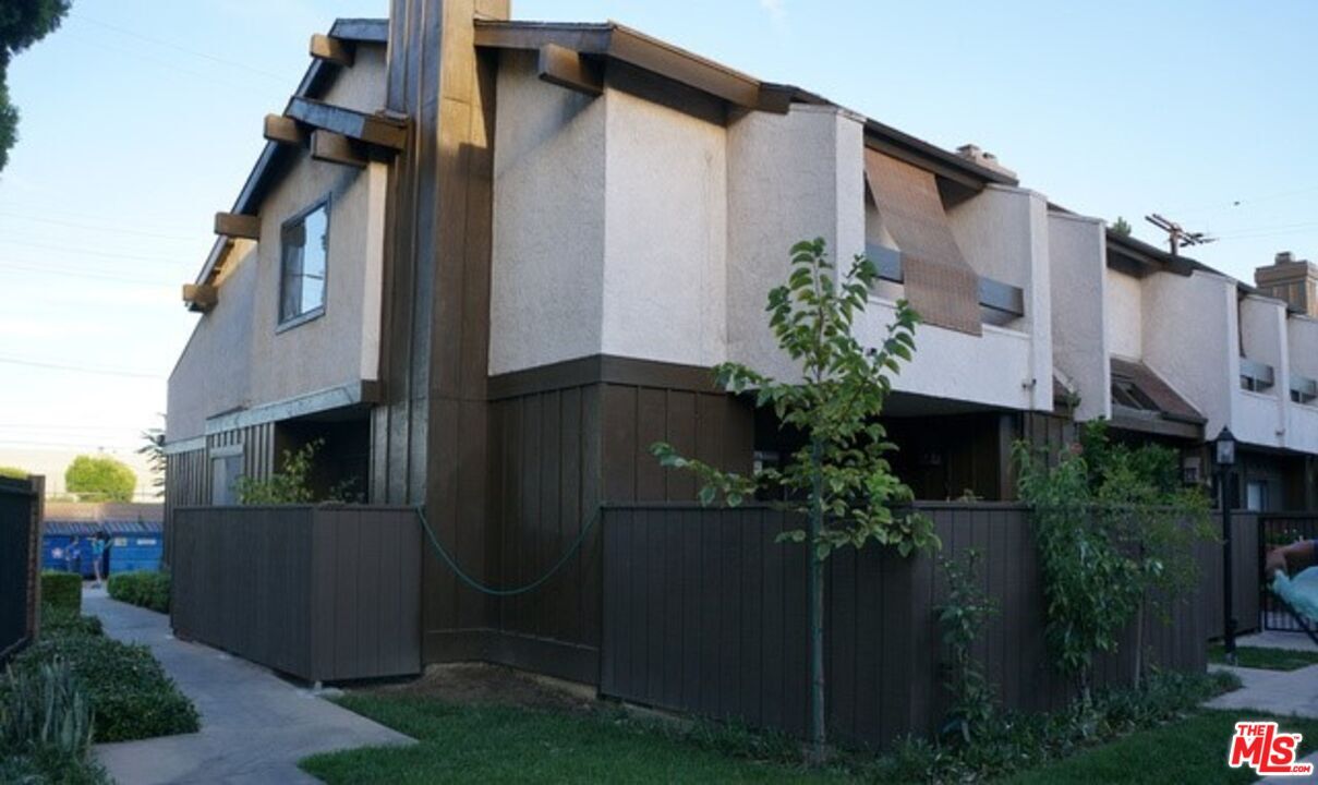 Primary Photo - 6100 Arbutus Ave