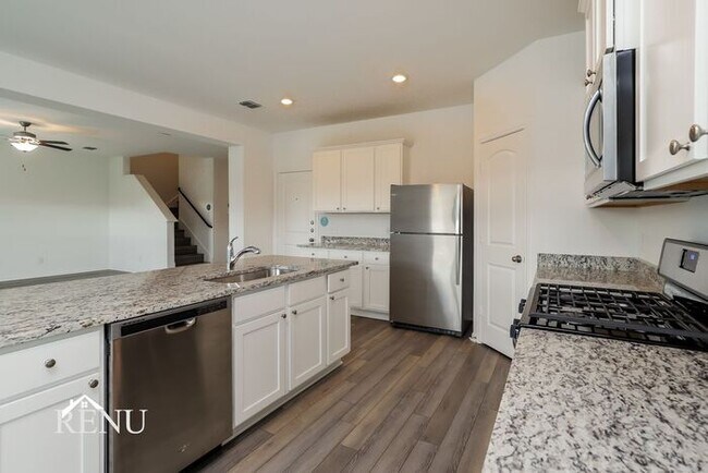 Building Photo - 3026 Jackson Smt