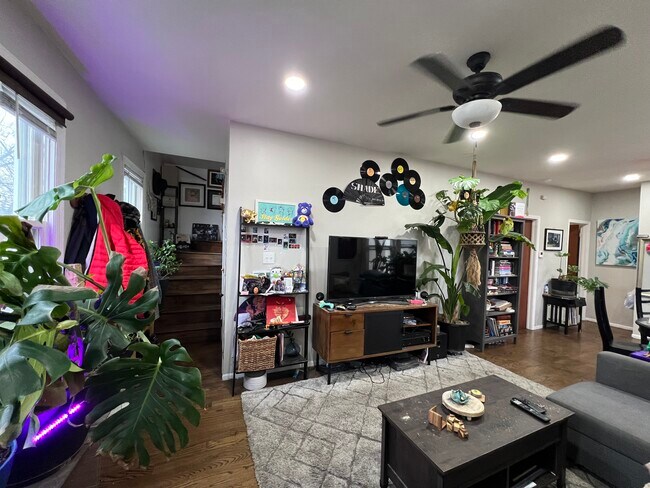 Foto del edificio - 1620 W Summerdale Ave