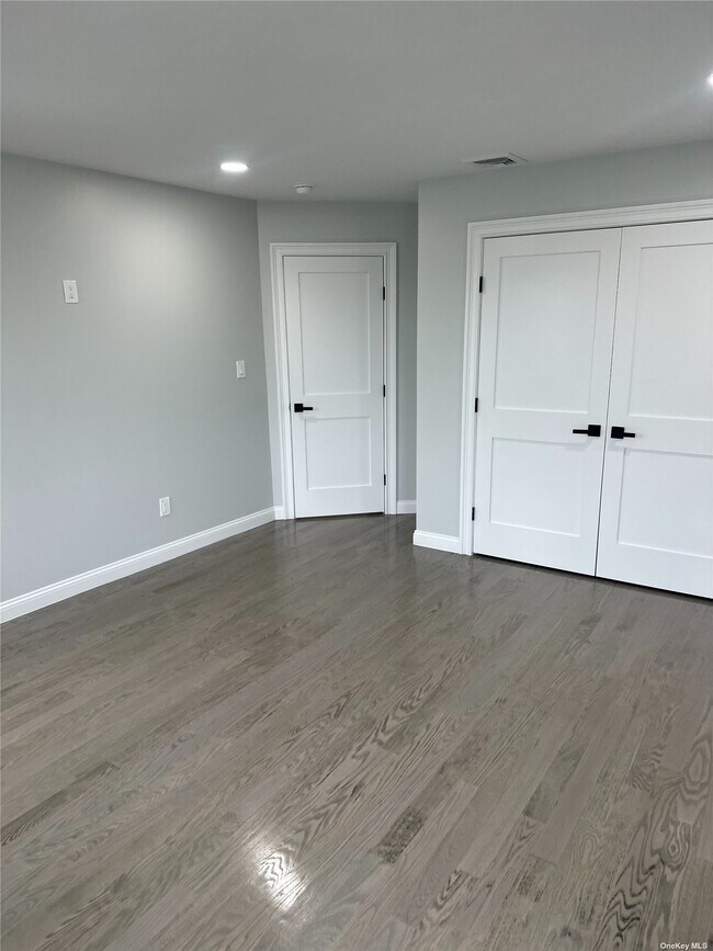 Foto del edificio - 233 E Fulton St