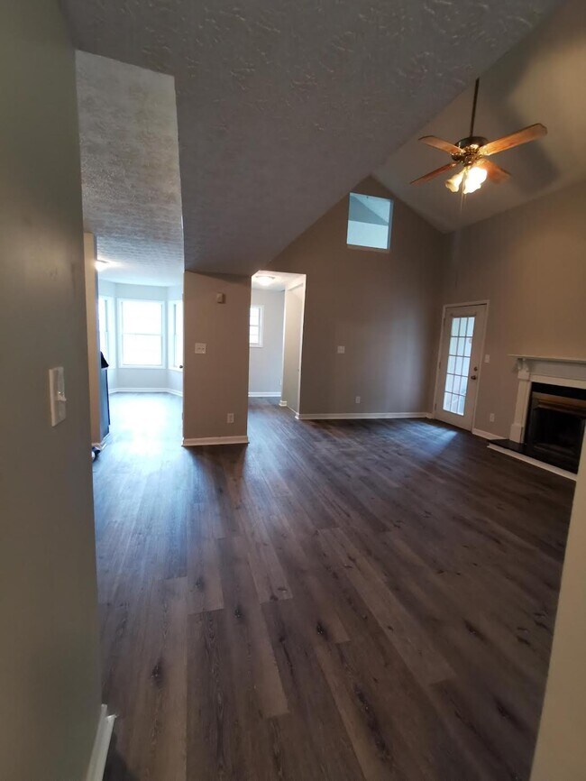 Building Photo - 9418 Cypress Ln