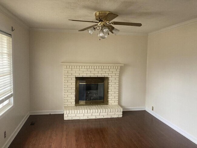 Foto del edificio - 2618 E Homewood Avenue