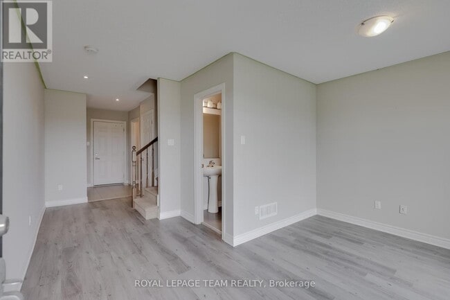 Photo du bâtiment - 512 Silvertip Ln
