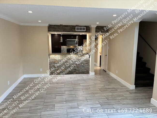 Foto del edificio - 4641 Country Creek Dr